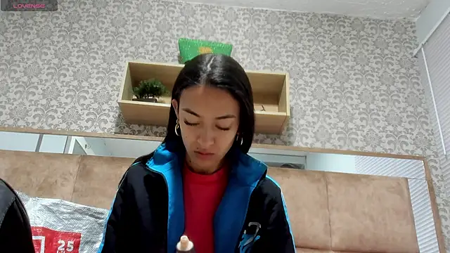 Mia scarlet69 online show from 7, 3, 2025