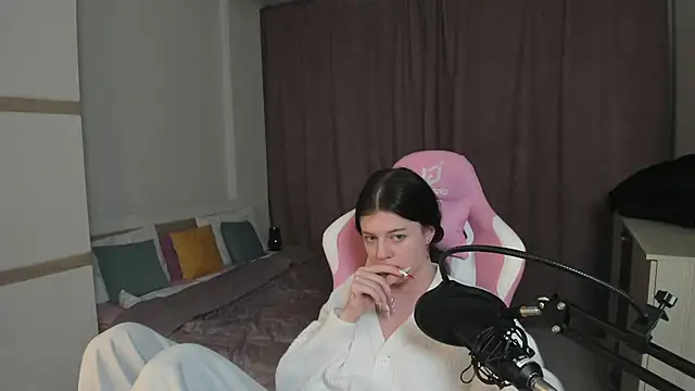 Este Glen online show from 31, 12, 2024