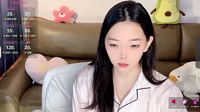 Snapshot of Yilin1999 chatting on 24, 1, 2025 Yilin1999 online show from 24, 1, 2025