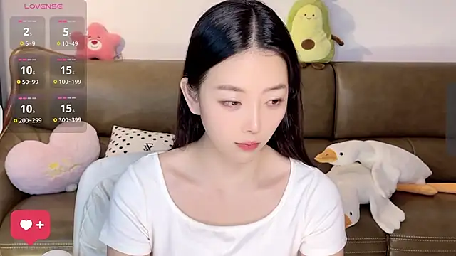 Snapshot of Yilin1999 chatting on 6, 3, 2025 Yilin1999 online show from 6, 3, 2025