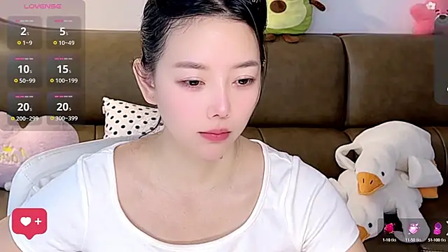 Snapshot of Yilin1999 chatting on 20, 9, 2025 Yilin1999 online show from 20, 9, 2025