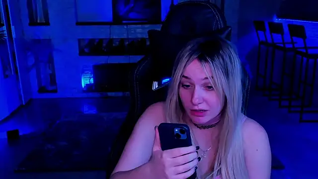 Snapshot of LisaElfy chatting on 8, 2, 2025 LisaElfy online show from 8, 2, 2025