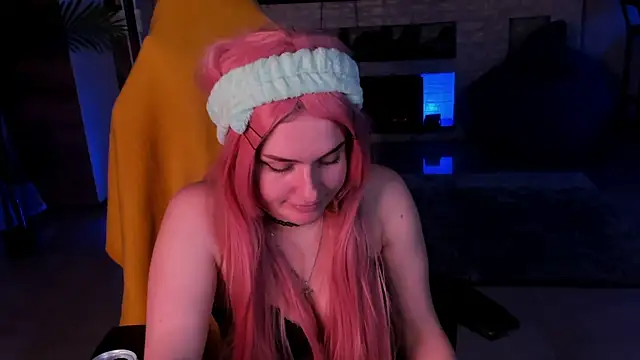 Snapshot of LisaElfy chatting on 13, 2, 2025 LisaElfy online show from 13, 2, 2025