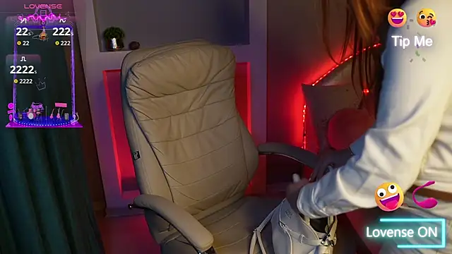 Snapshot of LisaElfy chatting on 3, 10, 2025 LisaElfy online show from 3, 10, 2025