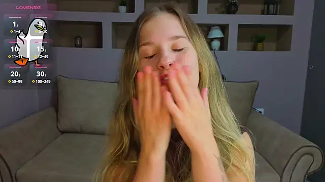 LinaCristonsen online show from 9, 10, 2025