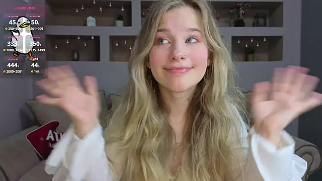 LinaCristonsen online show from 25, 11, 2025