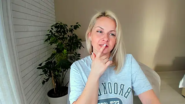 Alicee Gracee online show from 3, 2, 2025