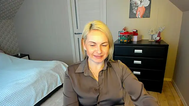 Alicee Gracee online show from 4, 12, 2025