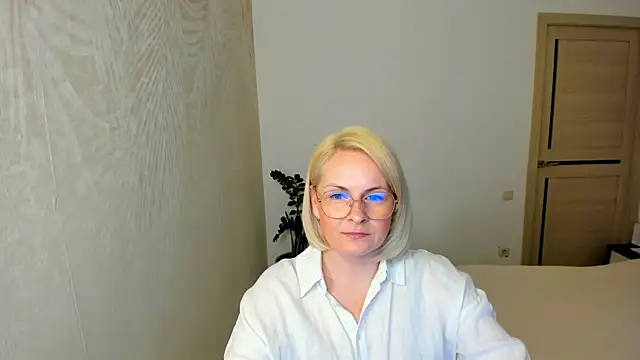 Alicee Gracee online show from 14, 4, 2026
