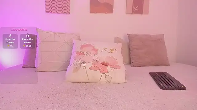 Mia Heartt online show from 9, 2, 2025