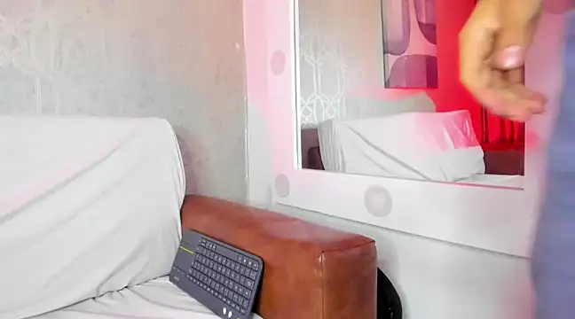 Lucii fer  online show from 7, 3, 2025