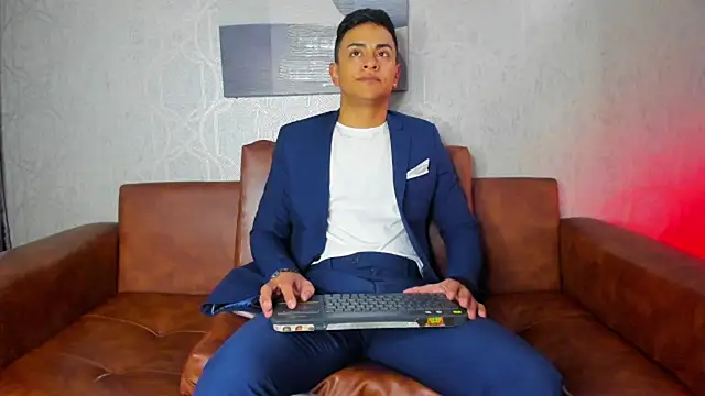 Lucii fer  online show from 15, 9, 2025