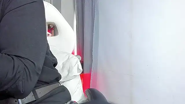 Lucii fer  online show from 11, 3, 2026