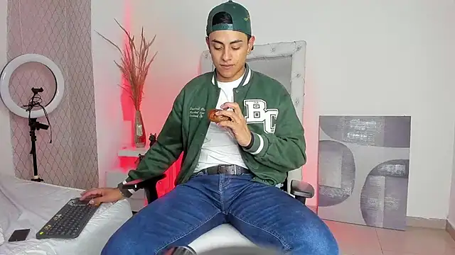 Lucii fer  online show from 28, 4, 2026