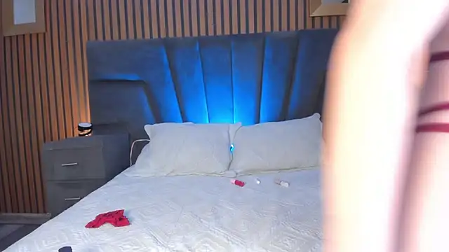 NaxaAndLexi  online show from 22, 12, 2025