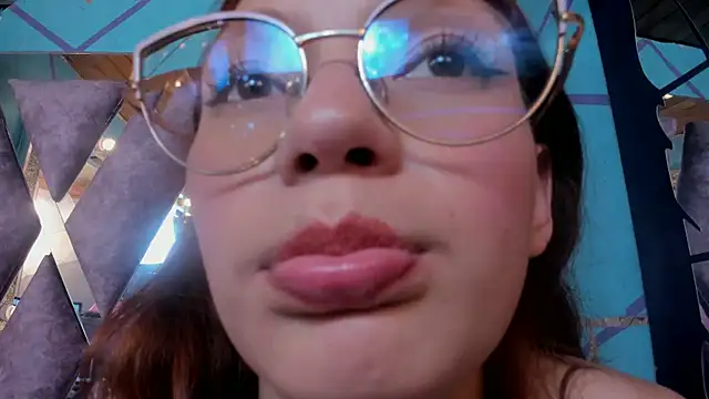 LARICSABLUE online show from 25, 2, 2025