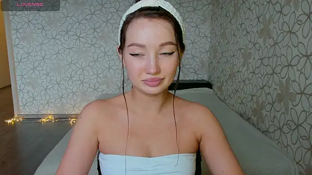Snapshot of Lissa_Cristal chatting on 17, 5, 2026 Lissa Cristal online show from 17, 5, 2026