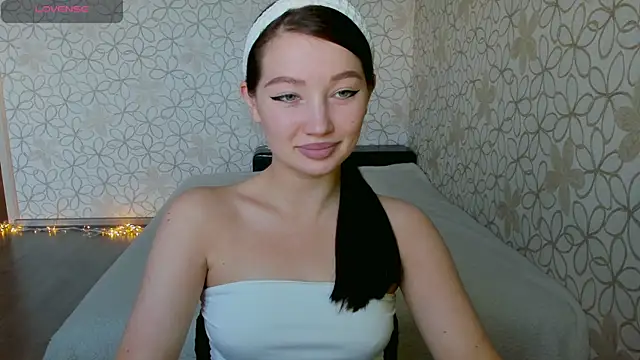 Snapshot of Lissa_Cristal chatting on 24, 5, 2026 Lissa Cristal online show from 24, 5, 2026