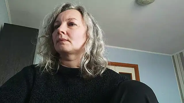 Snapshot of EdithManning chatting on 4, 5, 2026 EdithManning online show from 4, 5, 2026