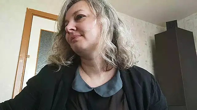 Snapshot of EdithManning chatting on 5, 5, 2026 EdithManning online show from 5, 5, 2026