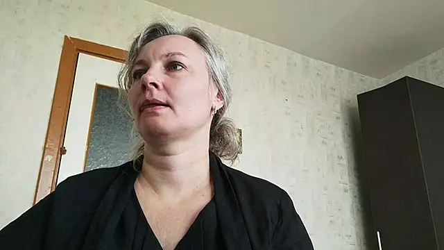 Snapshot of EdithManning chatting on 11, 5, 2026 EdithManning online show from 11, 5, 2026