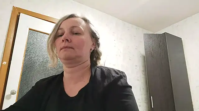 Snapshot of EdithManning chatting on 13, 5, 2026 EdithManning online show from 13, 5, 2026