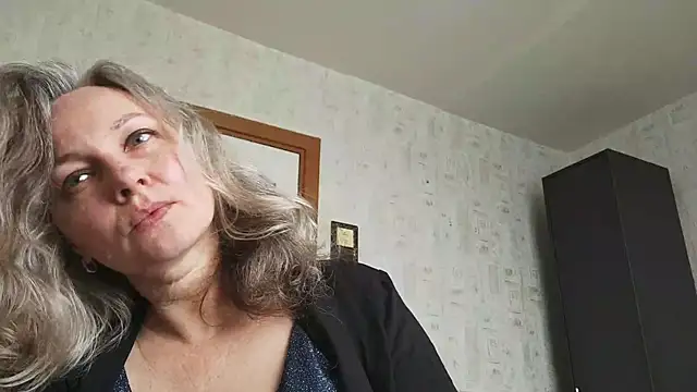 Snapshot of EdithManning chatting on 2, 6, 2026 EdithManning online show from 2, 6, 2026
