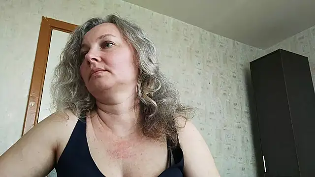 Snapshot of EdithManning chatting on 10, 6, 2026 EdithManning online show from 10, 6, 2026