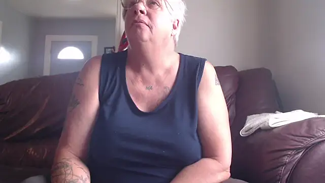 canadiancougar1965 online show from 23, 10, 2025