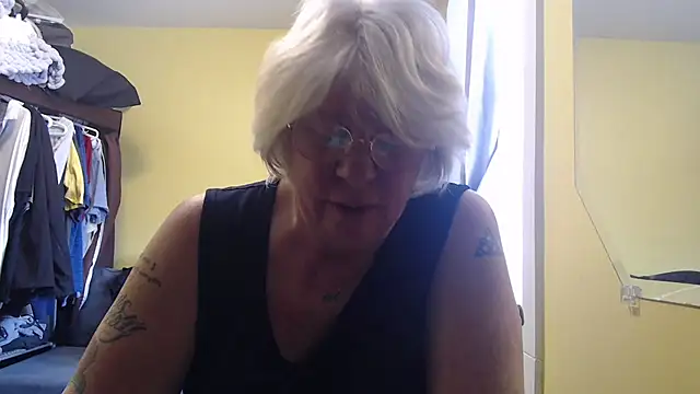 canadiancougar1965 online show from 18, 3, 2026