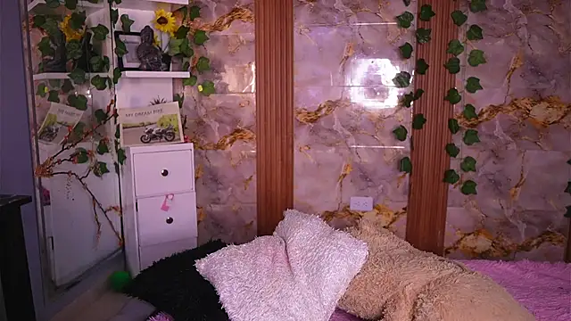 zoey-fox online show from 20, 4, 2026