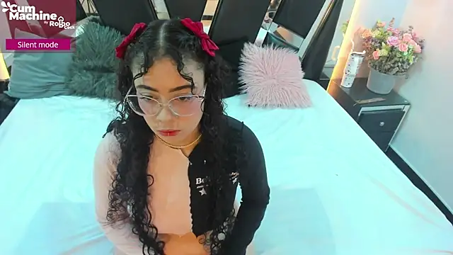 antonelllepiercee online show from 10, 10, 2025