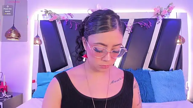 antonelllepiercee online show from 21, 4, 2026