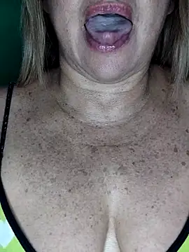 Kasandra Ho online show from 20, 9, 2025