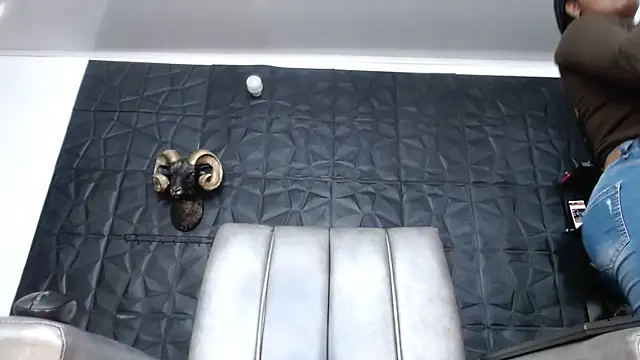 Hanna Fox 69 online show from 5, 3, 2026