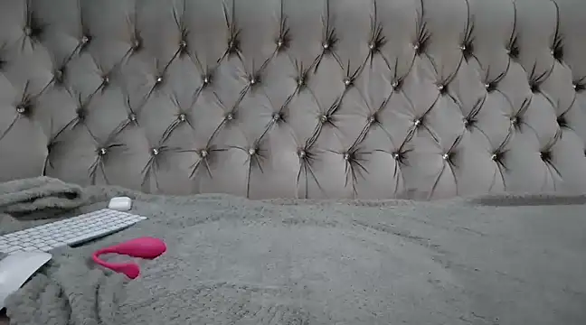 ElliaSquirtGirl online show from 18, 1, 2025