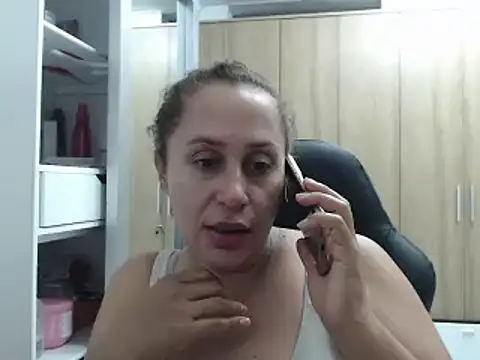 RoxanaLove9 online show from 14, 2, 2025