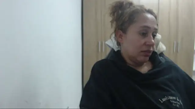 RoxanaLove9 online show from 29, 9, 2025