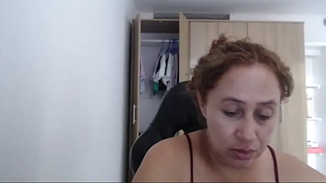 RoxanaLove9 online show from 17, 4, 2026