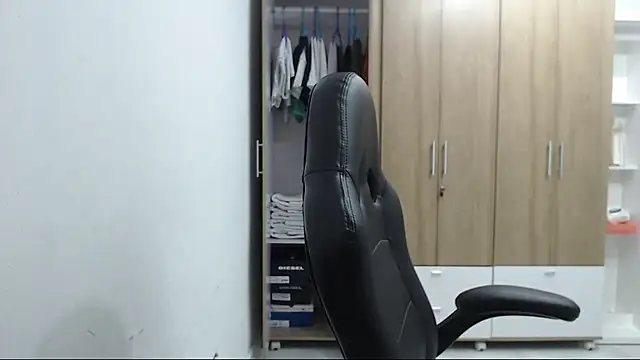 RoxanaLove9 online show from 21, 4, 2026