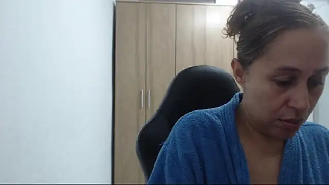 RoxanaLove9 online show from 4, 5, 2026
