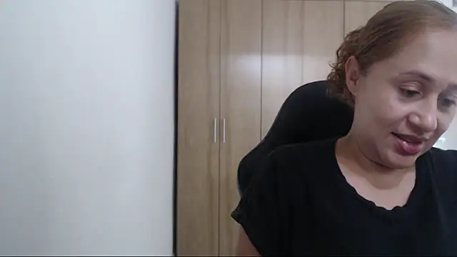RoxanaLove9 online show from 16, 5, 2026