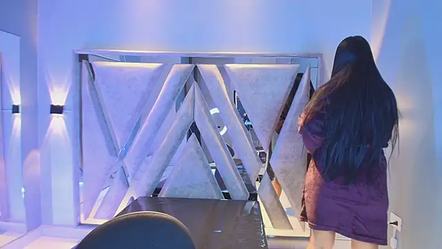 Annie9  online show from 18, 2, 2026