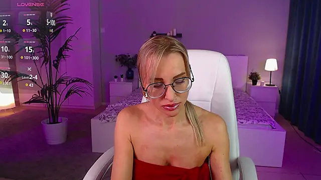 Fay Dunaway online show from 10, 3, 2025