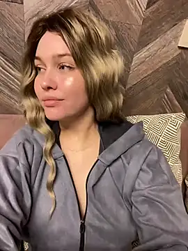 KikiWatson online show from 12, 12, 2024