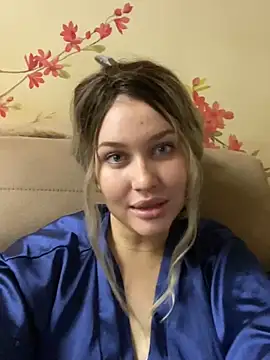 KikiWatson online show from 31, 12, 2024