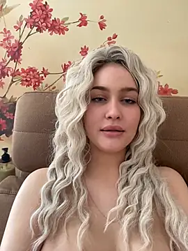 KikiWatson online show from 9, 1, 2025