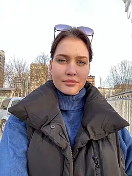 KikiWatson online show from 31, 1, 2025