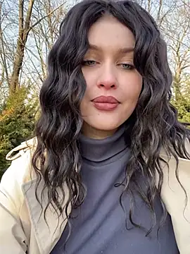 KikiWatson online show from 12, 2, 2025