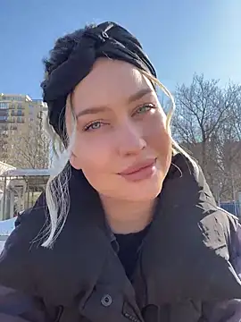 KikiWatson online show from 9, 3, 2025